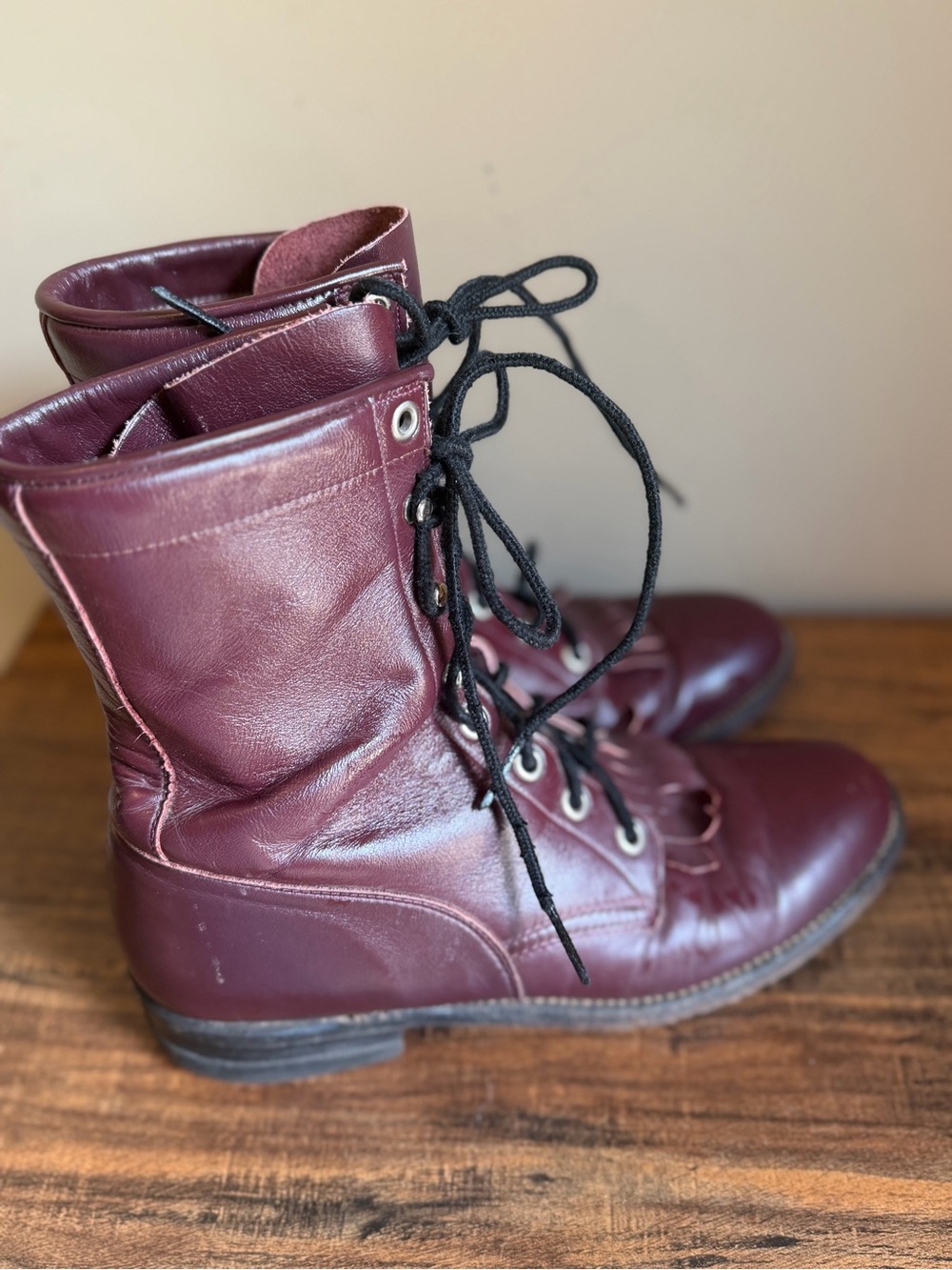 Ladies Lace up Justin Boots Wine 7B - Picture 2 of 9